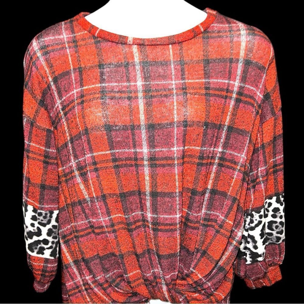 Blumin cute stretchy plaid top gathered at waist!